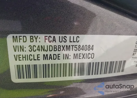 2021 Jeep Compass Latitude 4X4 z USA, uszkodzony, nr VIN 3C4NJDBBXMT584084